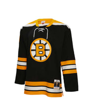 Load image into Gallery viewer, Men&#39;s Mitchell &amp; Ness Boston Bruins Bobby Orr Black 1971-72 Blue Line NHL Vintage Jersey
